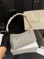 ⁦حقيبة ديور 30 ​​مونتين سيجال باللون الأزرق⁩ - الصورة ⁦5⁩