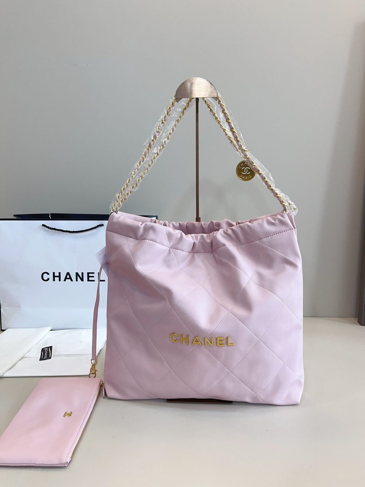 wsxc1746483122382_0 حقيبة جلدية فاخرة من Chanel - الصورة 1
