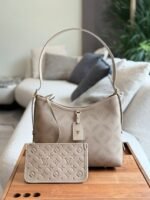 حقيبة فاخرة من Louis Vuitton