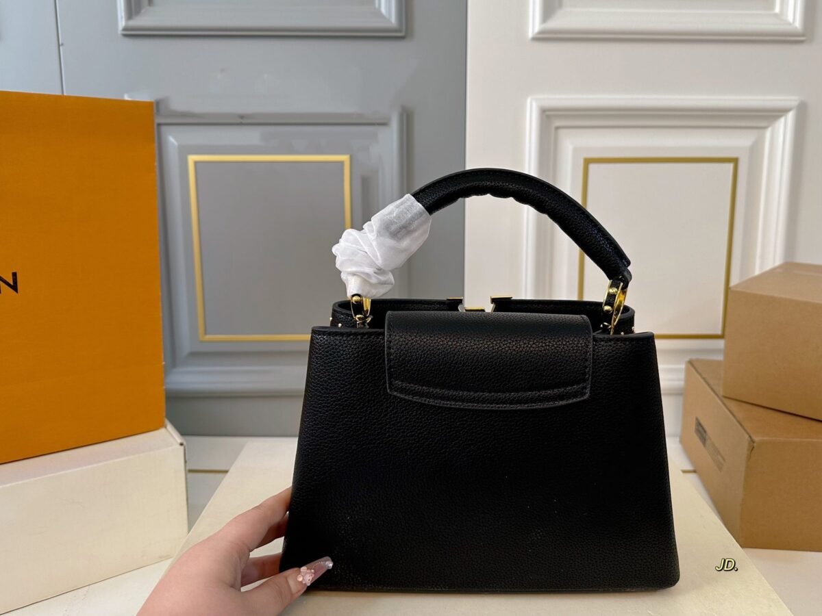 ⁦حقيبة يد كابوسين من لويس فويتون⁩ - الصورة ⁦4⁩