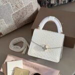 حقيبة فاخرة من بولغاري