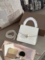 حقيبة فاخرة من بولغاري