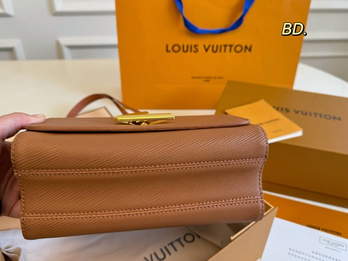 ⁦حقيبة تويست الجديدة من لويس فويتون⁩ - الصورة ⁦4⁩