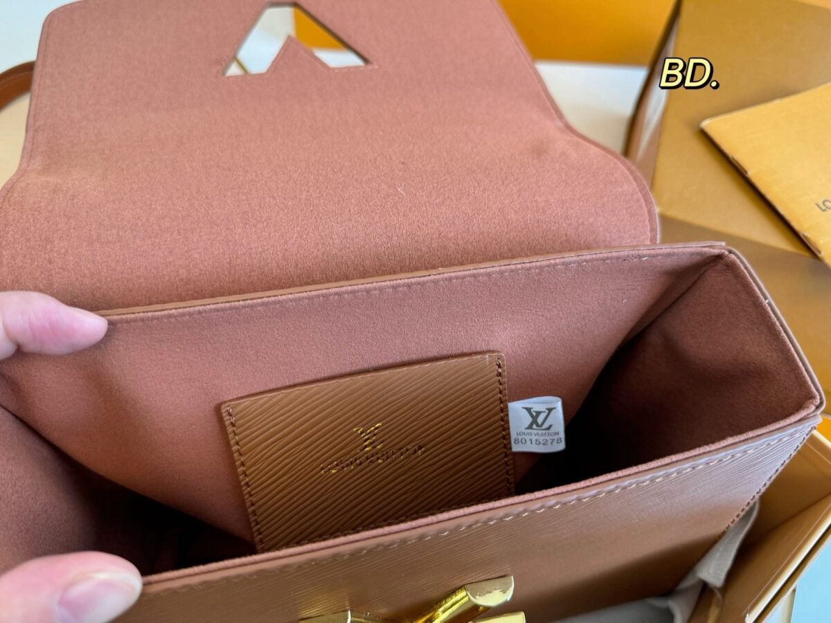 ⁦حقيبة تويست الجديدة من لويس فويتون⁩ - الصورة ⁦9⁩