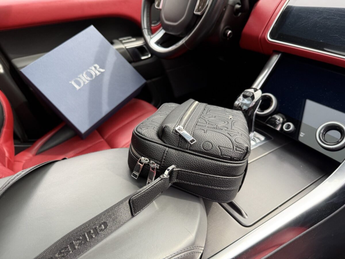 ⁦حقيبة  من ديور⁩ - الصورة ⁦7⁩