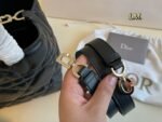 ⁦حقيبة تسوق عمودية جديدة من ديور⁩ - الصورة ⁦8⁩