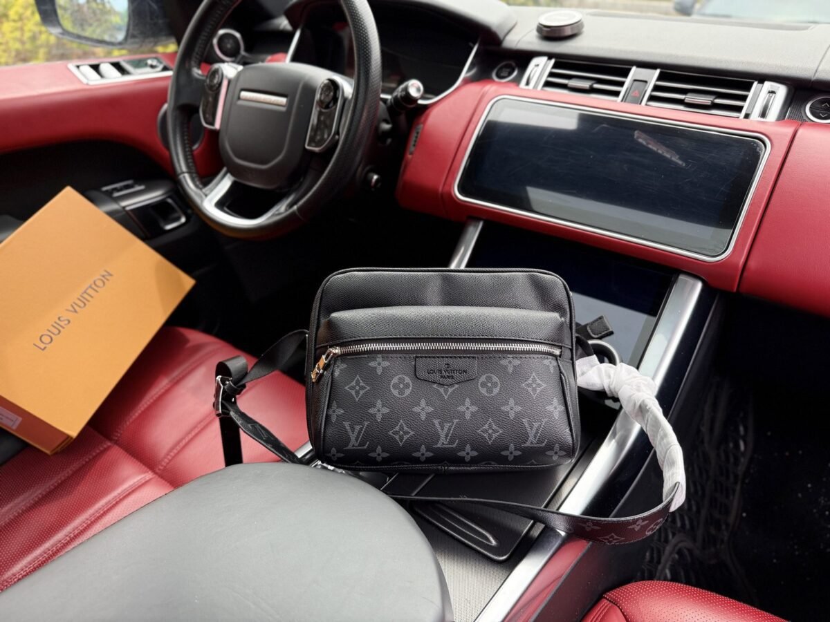 ⁦حقيبة من لويس فيتون⁩ - الصورة ⁦1⁩