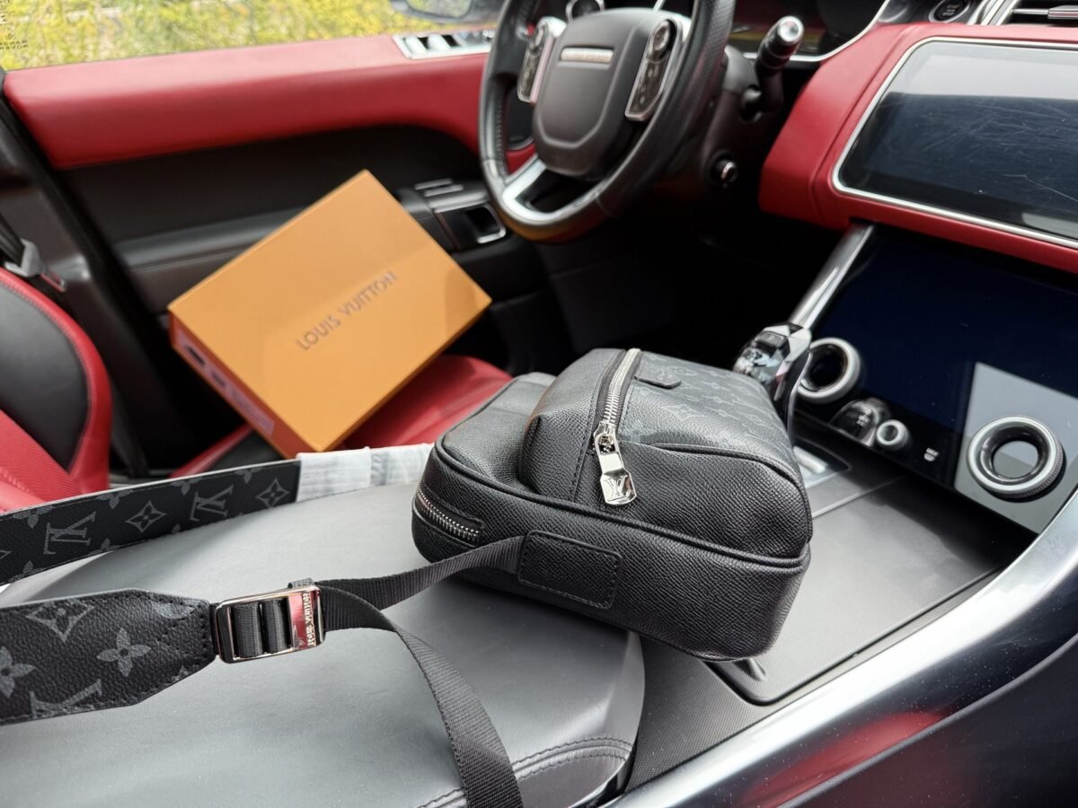 ⁦حقيبة من لويس فيتون⁩ - الصورة ⁦8⁩