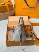 ⁦حقيبة لويس فيتون الأنيقة⁩ - الصورة ⁦5⁩