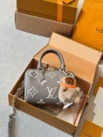 ⁦حقيبة لويس فيتون الأنيقة⁩ - الصورة ⁦7⁩