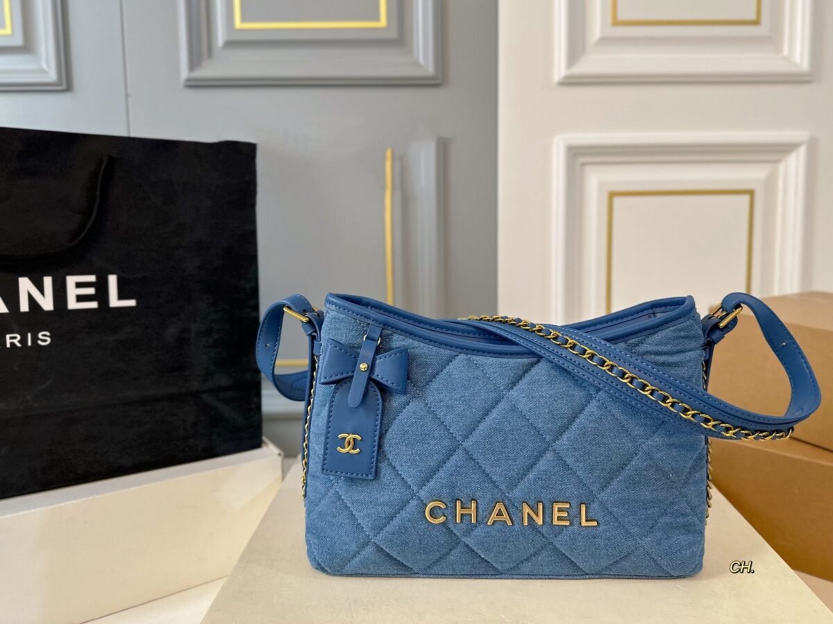 wsxc1746549241468_0 حقيبة كتف شانيل من قماش الدنيم - الصورة 1