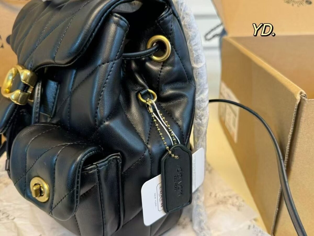 ⁦حقيبة ظهر تابي الجديدة من كوتش⁩ - الصورة ⁦6⁩