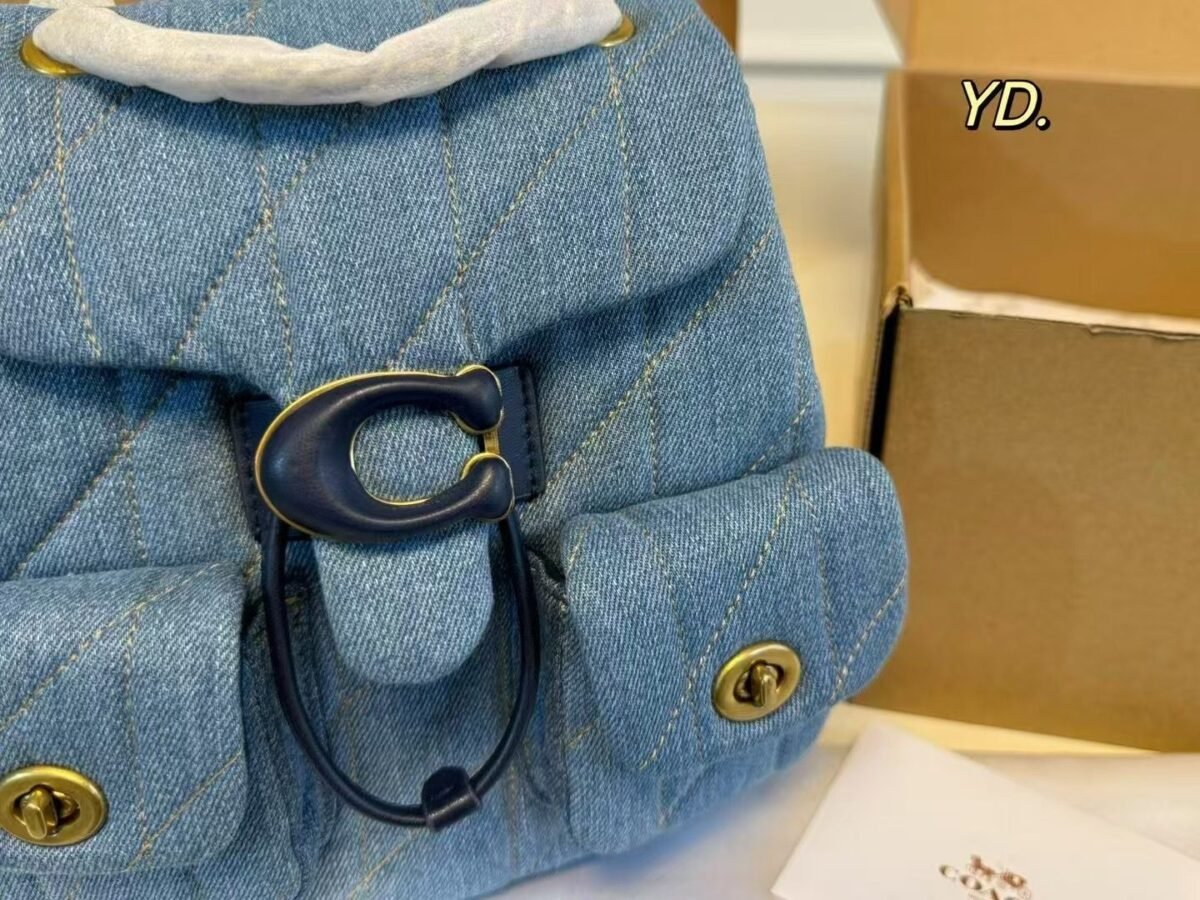 ⁦حقيبة ظهر كوتش الجديدة من الدنيم⁩ - الصورة ⁦6⁩