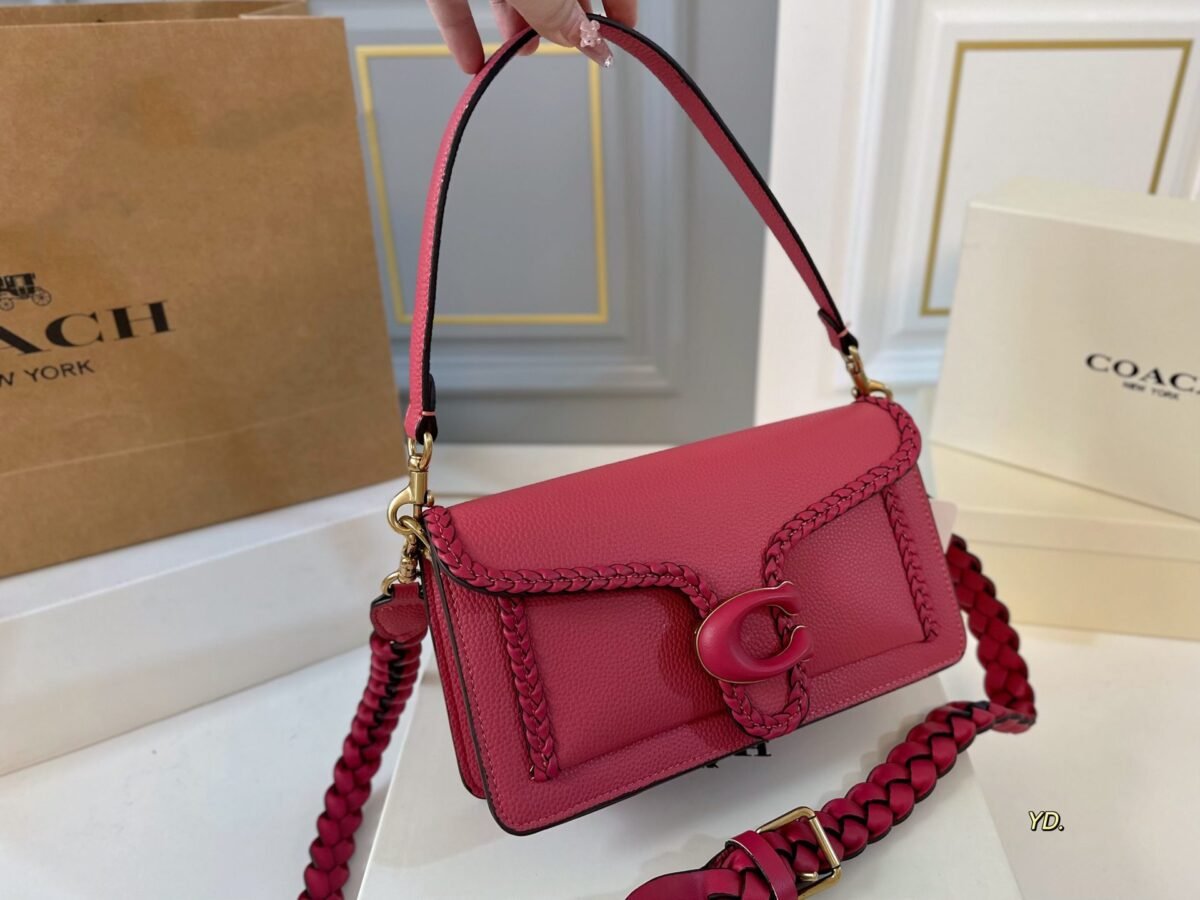 ⁦حقيبة ديونيسوس الجديدة من كوتش⁩ - الصورة ⁦1⁩