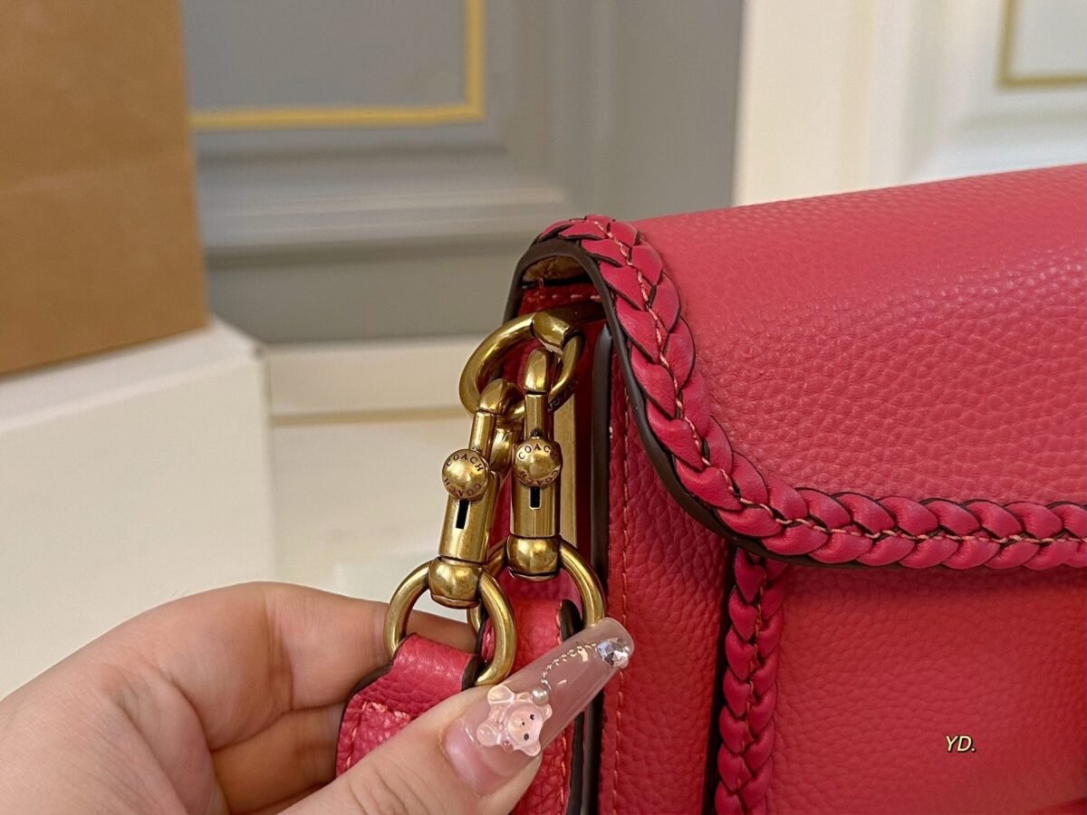 ⁦حقيبة ديونيسوس الجديدة من كوتش⁩ - الصورة ⁦6⁩