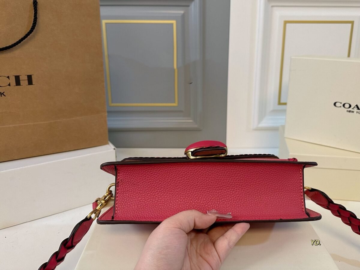 ⁦حقيبة ديونيسوس الجديدة من كوتش⁩ - الصورة ⁦7⁩