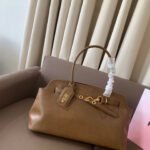 حقيبة جلدية من Miu Miu