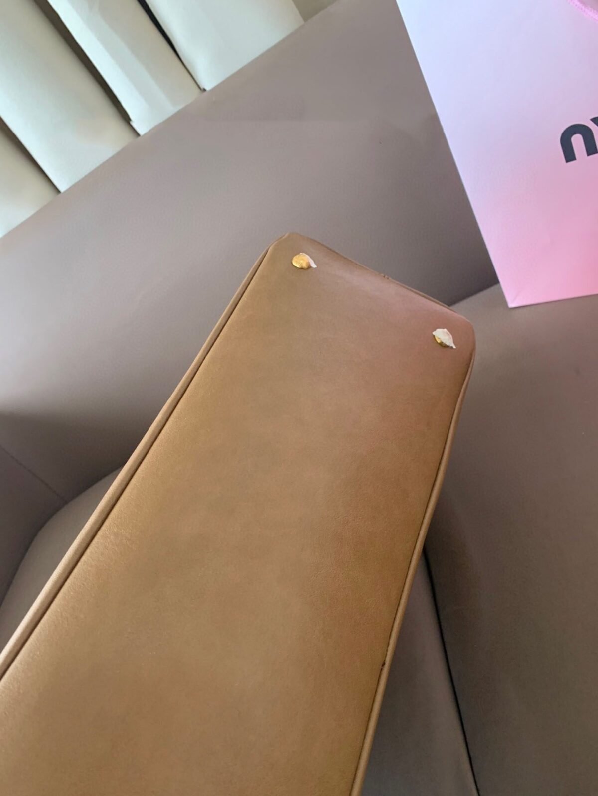 ⁦حقيبة جلدية من Miu Miu⁩ - الصورة ⁦4⁩