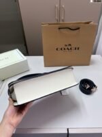 ⁦حقيبة كوتش الجديدة بتصميم باغيت⁩ - الصورة ⁦8⁩