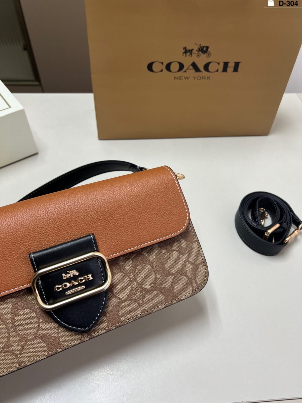 ⁦حقيبة كوتش الجديدة بتصميم باغيت⁩ - الصورة ⁦7⁩