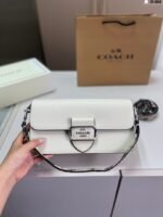 ⁦حقيبة كوتش الجديدة بتصميم باغيت⁩ - الصورة ⁦2⁩