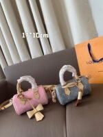 ⁦حقيبة أنيقة ومُلفتة من Louis Vuitton⁩ - الصورة ⁦2⁩