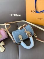 ⁦حقيبة أنيقة ومُلفتة من Louis Vuitton⁩ - الصورة ⁦5⁩