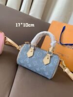 ⁦حقيبة أنيقة ومُلفتة من Louis Vuitton⁩ - الصورة ⁦6⁩