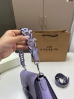 ⁦حقيبة كوتش الجديدة بتصميم باغيت⁩ - الصورة ⁦5⁩