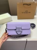 ⁦حقيبة كوتش الجديدة بتصميم باغيت⁩ - الصورة ⁦2⁩