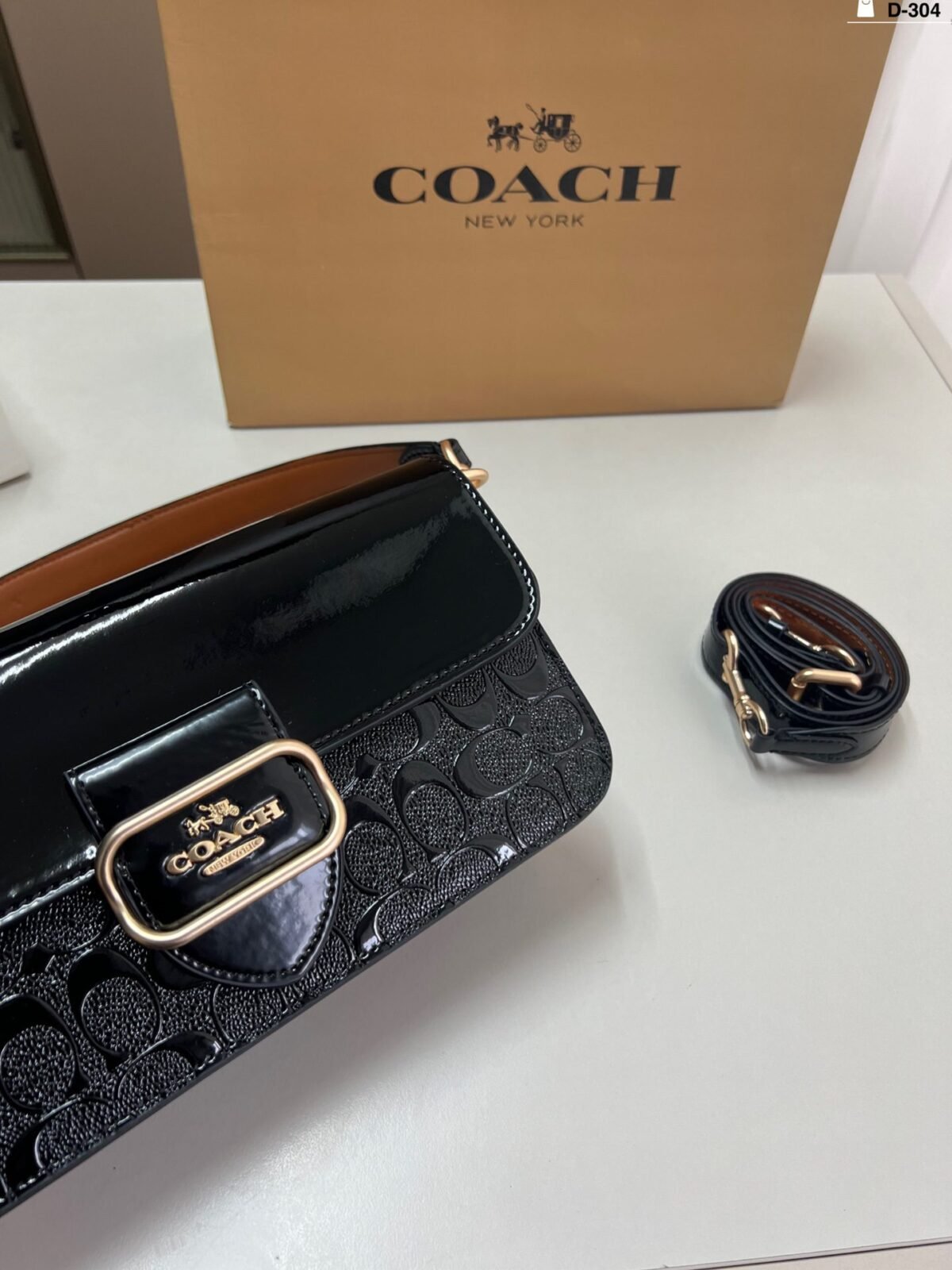 ⁦حقيبة كوتش الجديدة بتصميم باغيت⁩ - الصورة ⁦5⁩