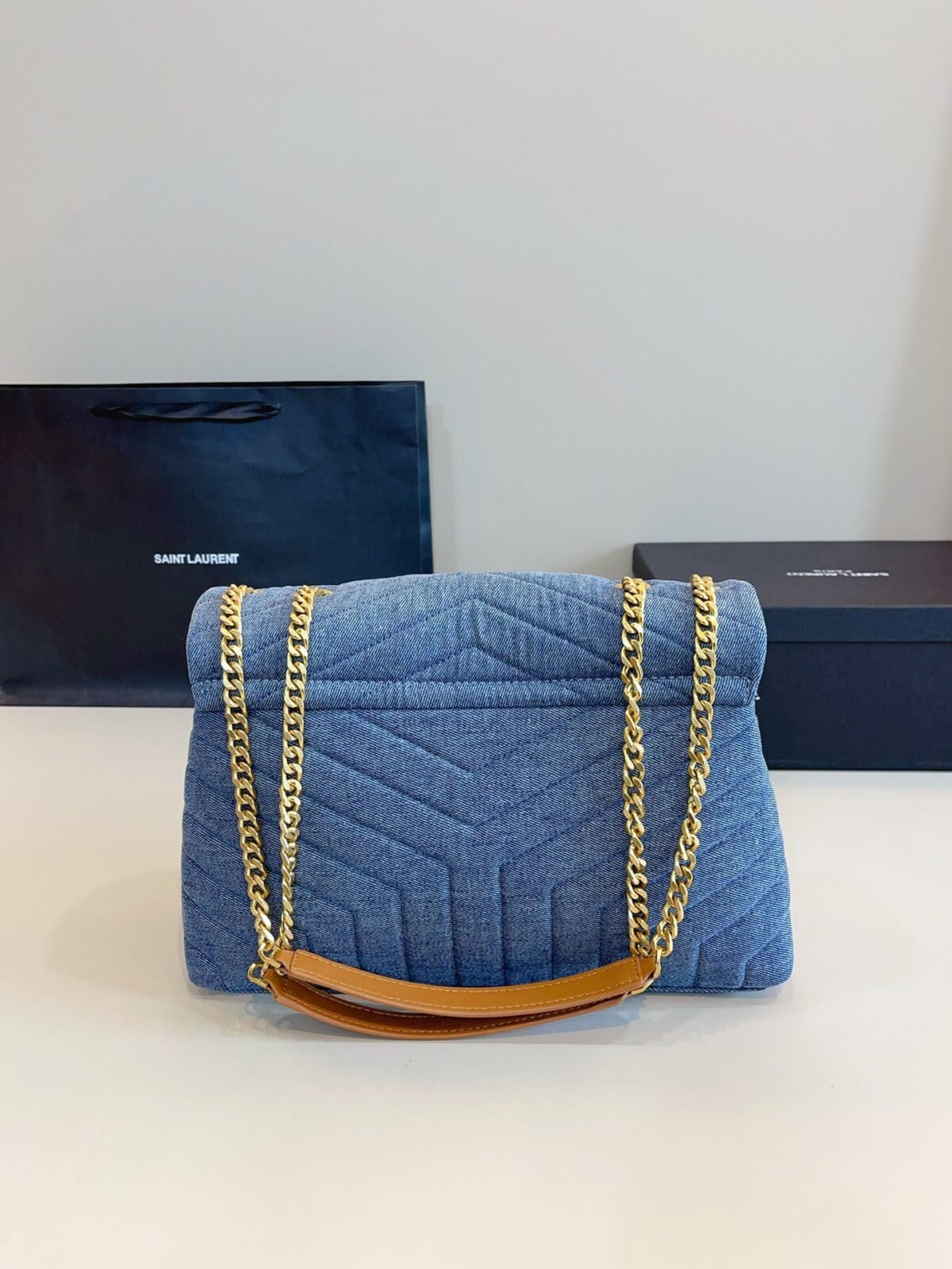 ⁦حقيبة جينز LouLou من YSL⁩ - الصورة ⁦7⁩