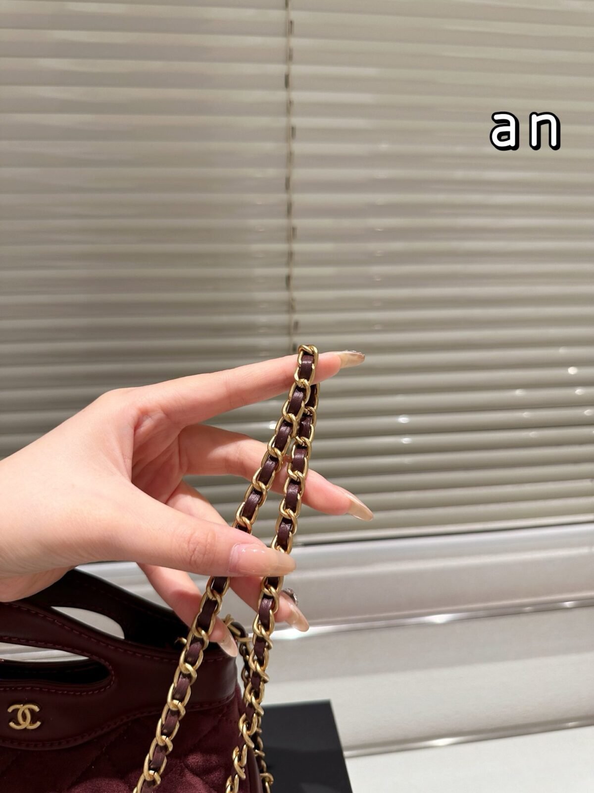 ⁦حقيبة شانيل الجديدة⁩ - الصورة ⁦8⁩