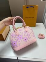 ⁦حقيبة صدفية جديدة من لويس فويتون⁩ - الصورة ⁦3⁩