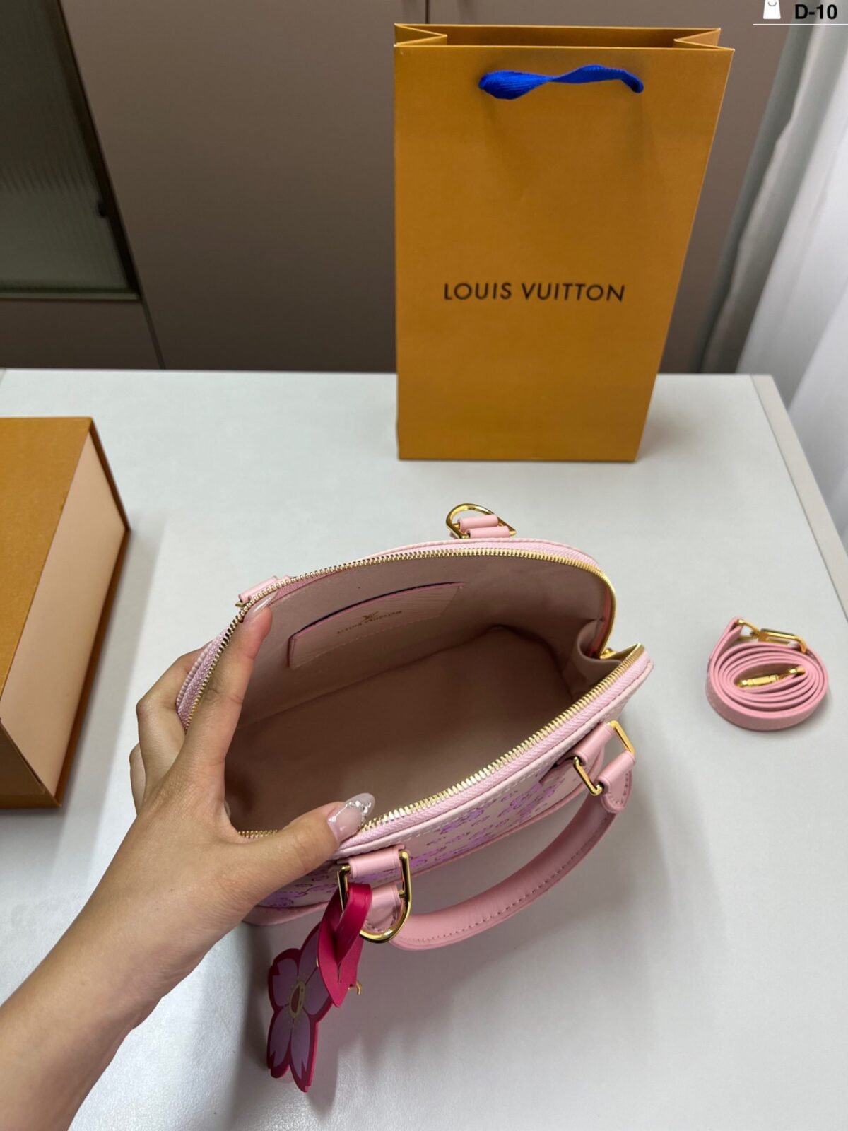 ⁦حقيبة صدفية جديدة من لويس فويتون⁩ - الصورة ⁦5⁩