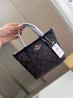 ⁦حقيبة كوتش سيتي الأنيقة⁩ - الصورة ⁦2⁩