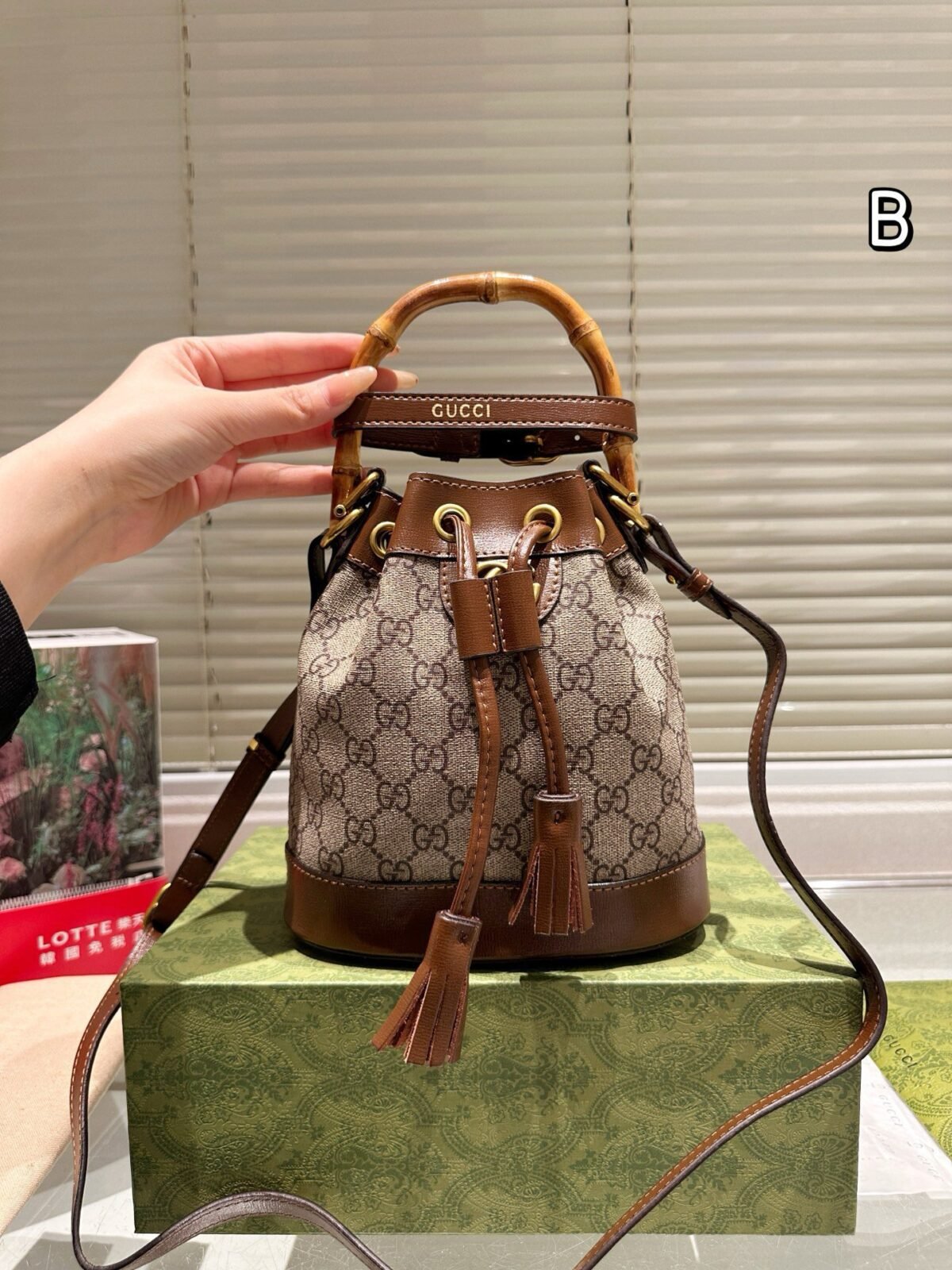⁦حقيبة دلو من الخيزران من غوتشي⁩ - الصورة ⁦5⁩