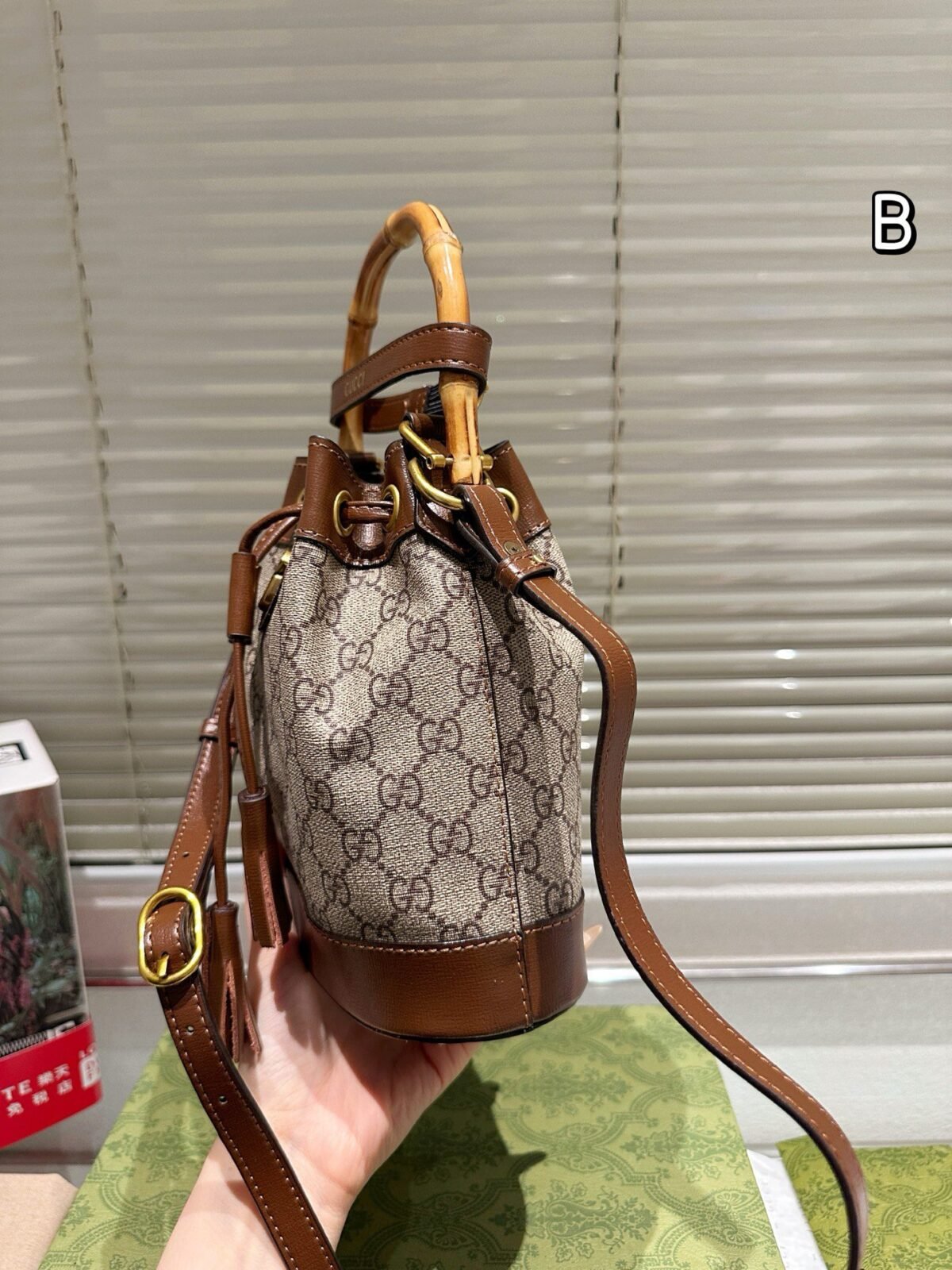 ⁦حقيبة دلو من الخيزران من غوتشي⁩ - الصورة ⁦7⁩