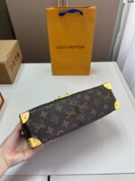 ⁦حقيبة لويس فويتون الجديدة ذات المسامير الحديدية المضفرة⁩ - الصورة ⁦9⁩