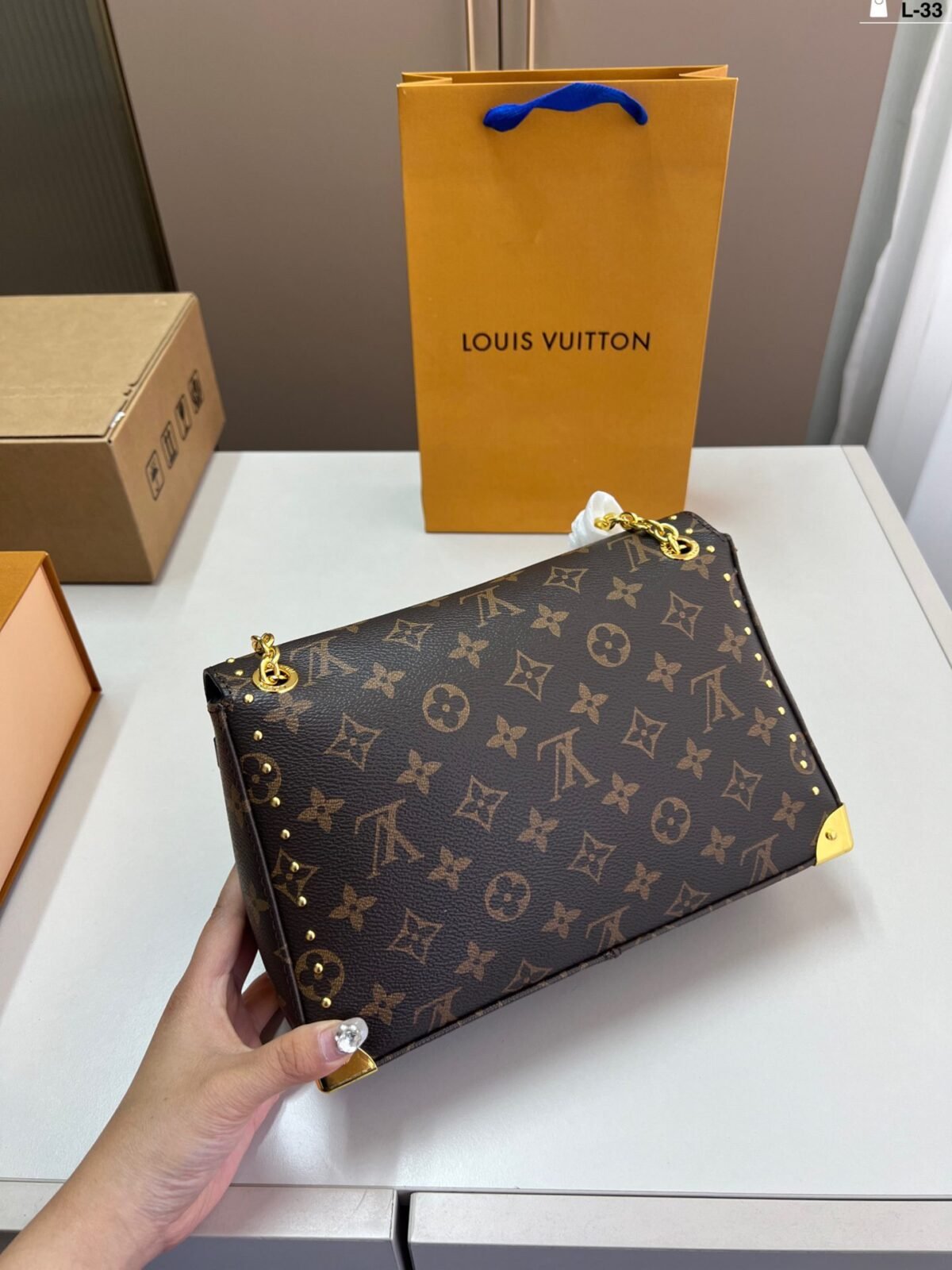 ⁦حقيبة لويس فويتون الجديدة ذات المسامير الحديدية المضفرة⁩ - الصورة ⁦5⁩