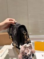 ⁦حقيبة Pochette Metis East West Mini من لويس فيتون⁩ - الصورة ⁦4⁩