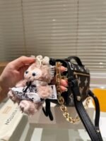 ⁦حقيبة Pochette Metis East West Mini من لويس فيتون⁩ - الصورة ⁦8⁩