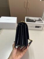 ⁦حقيبة غروب الشمس الكلاسيكية من YSL⁩ - الصورة ⁦8⁩