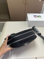 ⁦حقيبة كاميرا برادا⁩ - الصورة ⁦3⁩