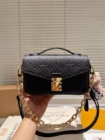 ⁦حقيبة Pochette Metis East West Mini السوداء من لويس فيتون⁩ - الصورة ⁦4⁩