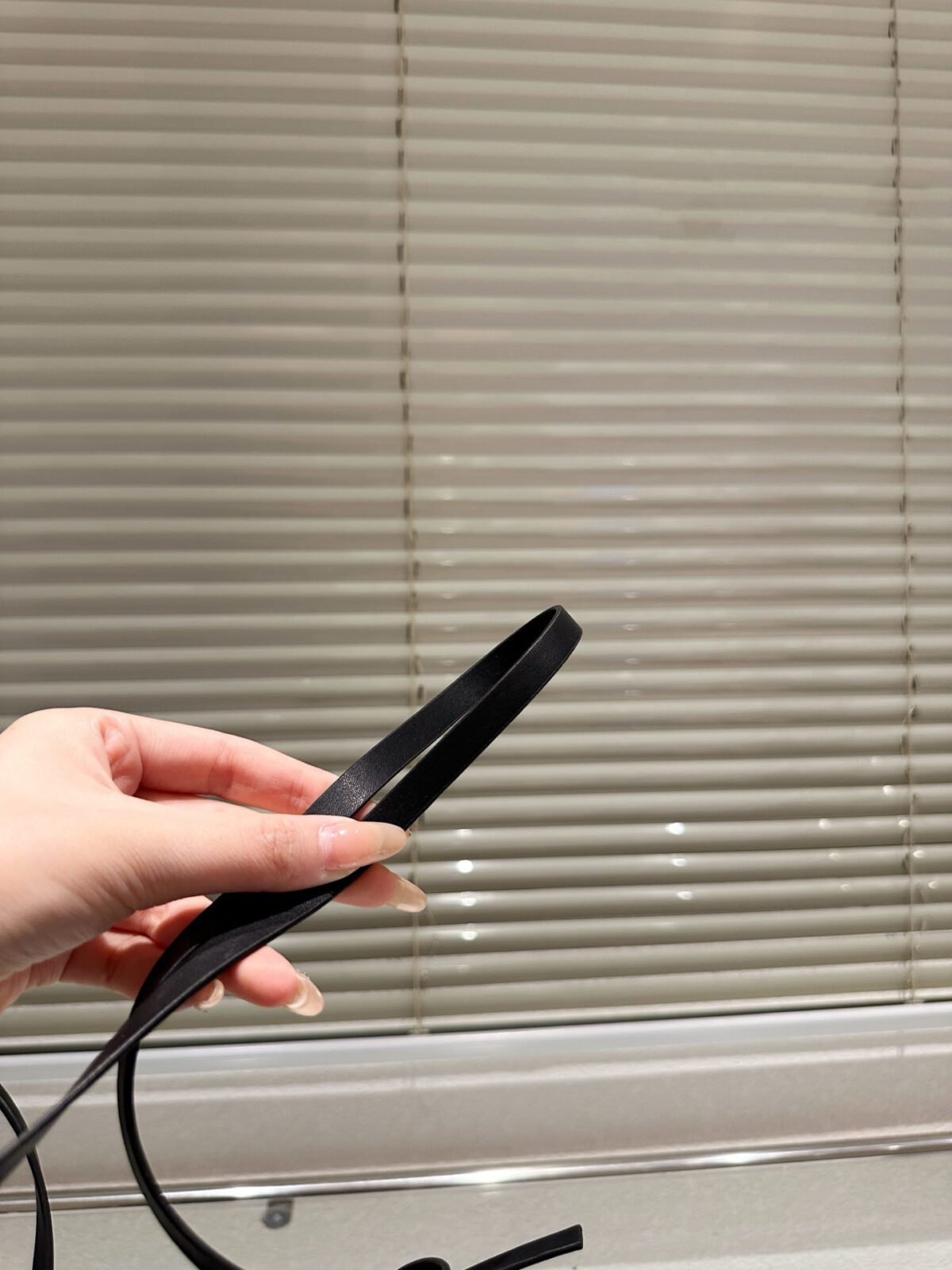 ⁦حقيبة سوداء  أنيقة من فندي (Fendi)⁩ - الصورة ⁦4⁩