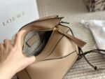 ⁦حقيبة LOEWE Puzzle من لويفي⁩ - الصورة ⁦9⁩