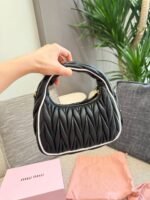 ⁦حقائب هوبو ميوميو الجديدة⁩ - الصورة ⁦3⁩