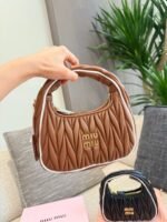 ⁦حقائب هوبو ميوميو الجديدة⁩ - الصورة ⁦11⁩