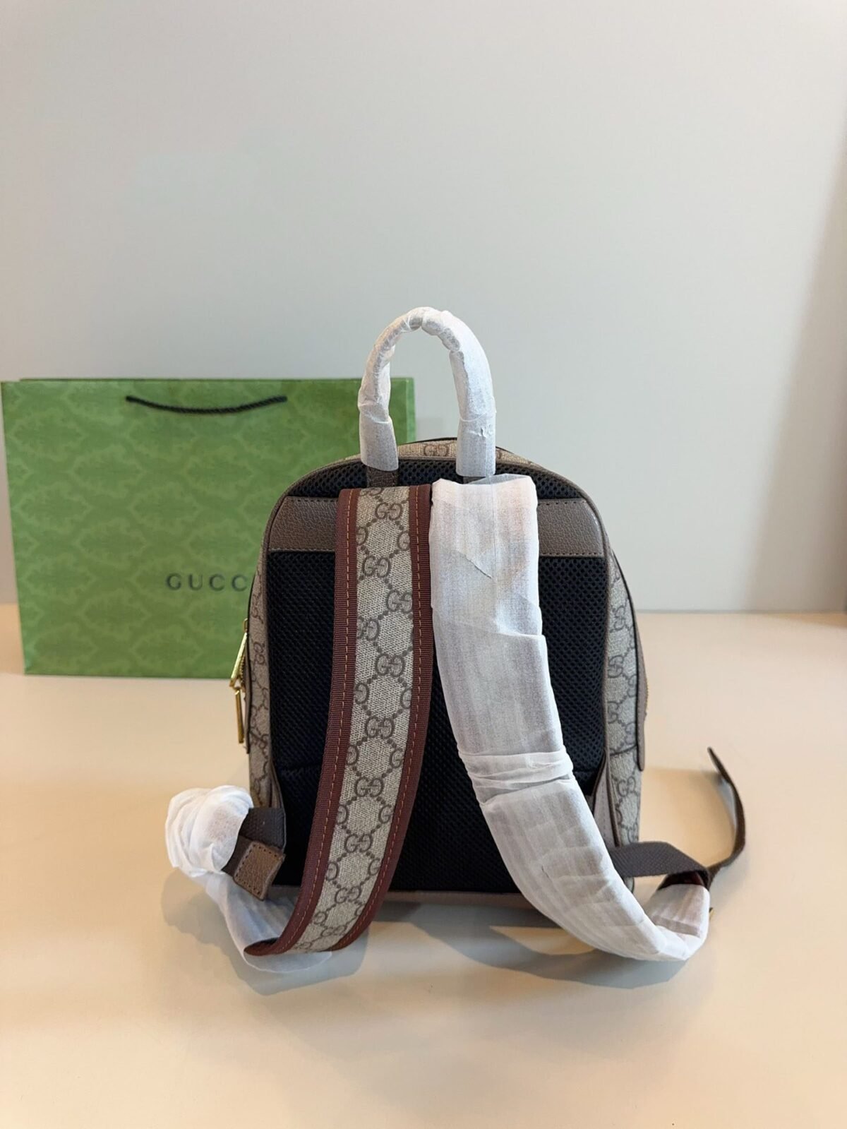 ⁦حقيبة ظهر فاخرة من Gucci⁩ - الصورة ⁦5⁩